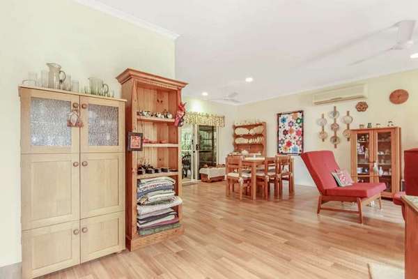 39 Village Terrace, Redlynch - Thumbnail 2