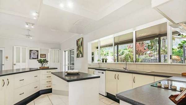 9 Kamala Street, Redlynch - Thumbnail 8