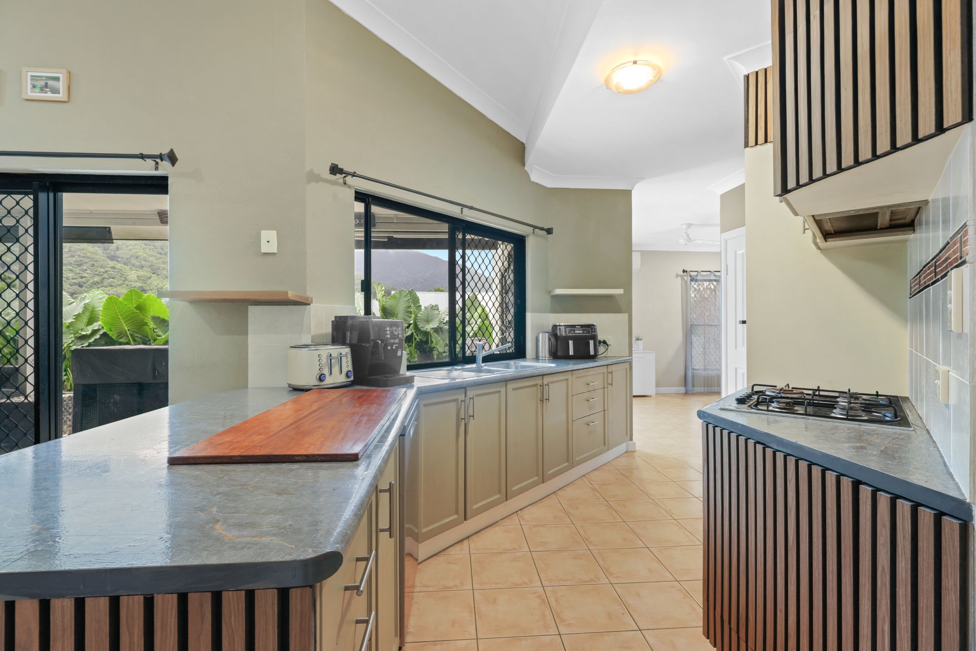 40 Red Ochre Street, Redlynch - Thumbnail 4