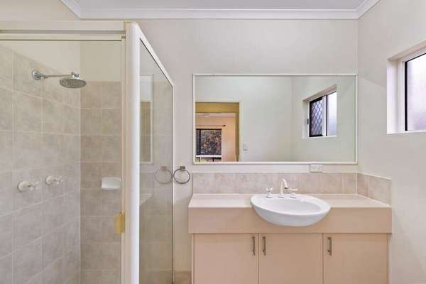12 Ebony Street, Redlynch - Thumbnail 8