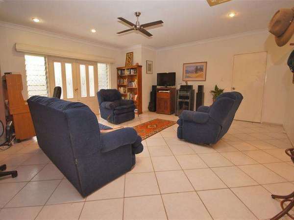 1 Cyperus Drive, Redlynch - Thumbnail 8