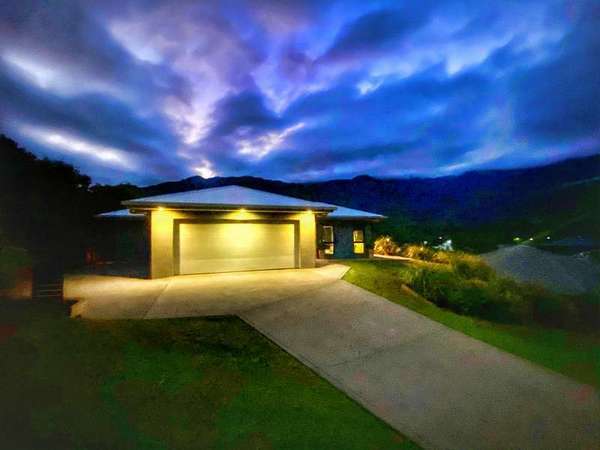 8 Lowther Close, Redlynch - Thumbnail 2