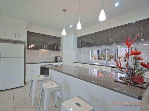 27 Hatch Close, Trinity Beach - Thumbnail 3