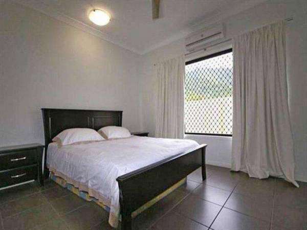 29 McBride Street, Redlynch - Thumbnail 5