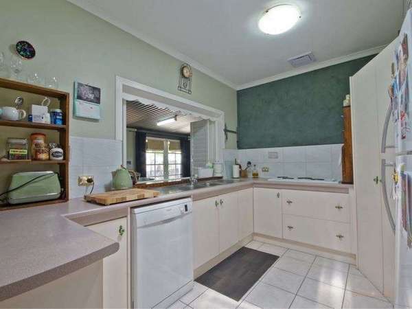 8 Satinash Close, Redlynch - Thumbnail 6