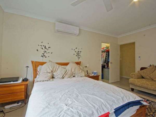 24-26 Willoughby Close, Redlynch - Thumbnail 4