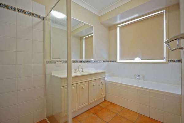 9 Opaline Close, Brinsmead - Thumbnail 4