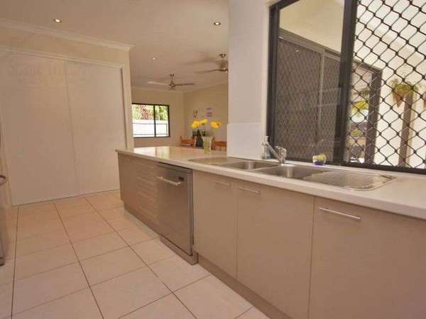 4 Bromell Close, Redlynch - Thumbnail 6