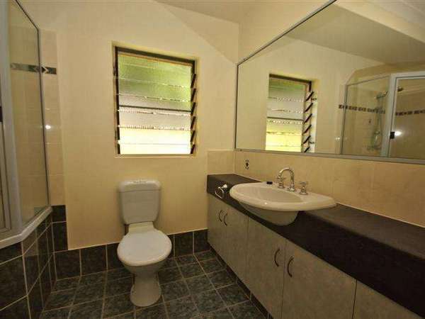 13 Jak Gee Street, Redlynch - Thumbnail 8