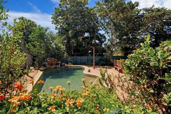38 Village Terrace, Redlynch - Thumbnail 2