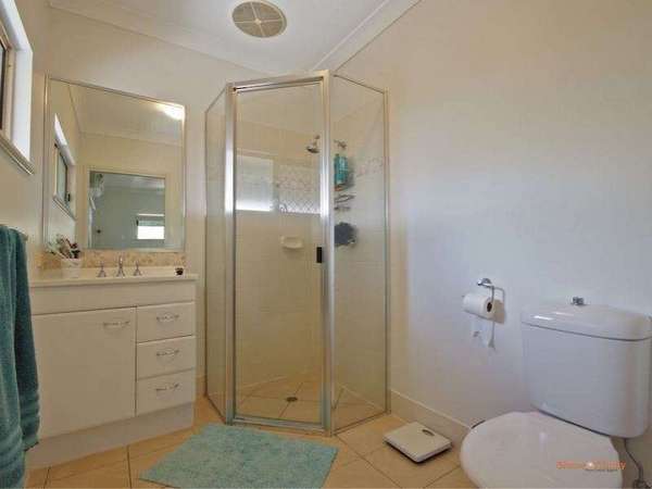 38 William Hickey St, Redlynch - Thumbnail 7