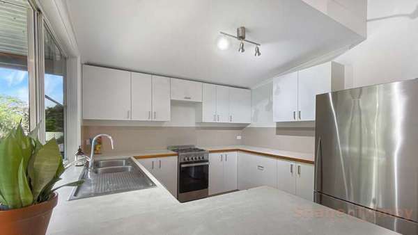 8 Ebony Street, Redlynch - Thumbnail 6