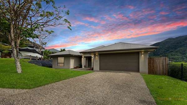 34 Willoughby Close, Redlynch - Thumbnail 2