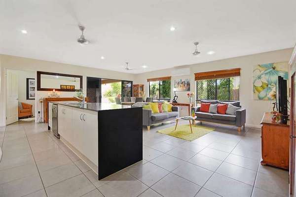12 Heysen Close, Redlynch - Thumbnail 2