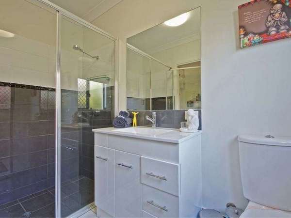21 Springbrook Ave, Redlynch - Thumbnail 7