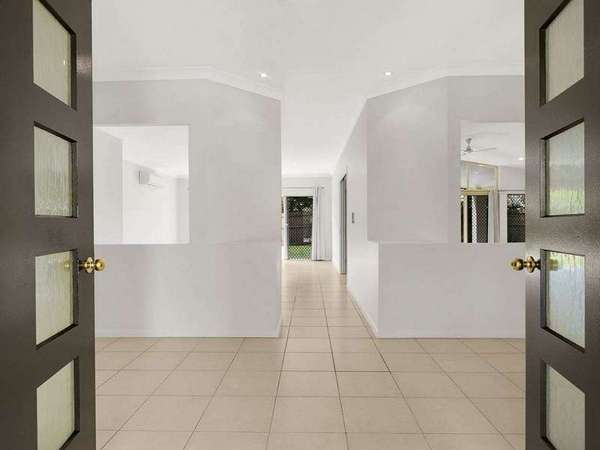 5 Govern Close, Redlynch - Thumbnail 2