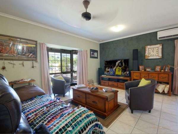 8 Satinash Close, Redlynch - Thumbnail 3