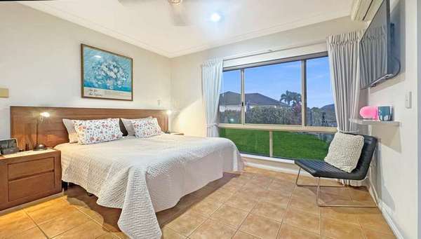15 East Parkridge Drive, Brinsmead - Thumbnail 2