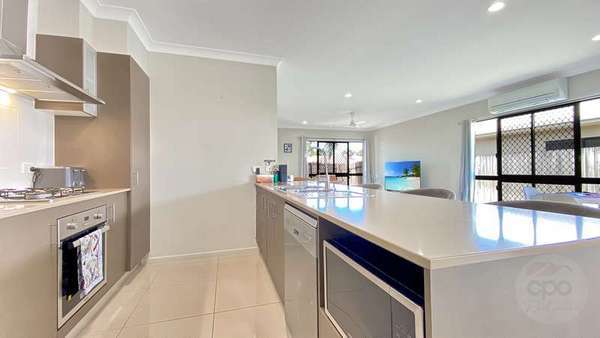 1 Carter Close, Smithfield - Thumbnail 5
