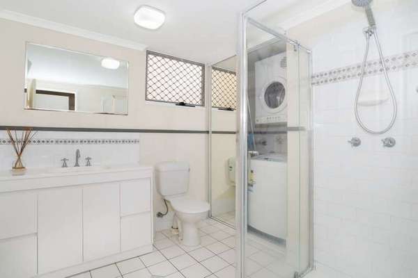 13/1-19 Poinciana Street, Holloways Beach - Thumbnail 4
