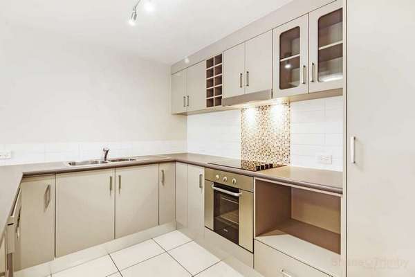 4/40-46 Redlynch Intake Road, Redlynch - Thumbnail 2