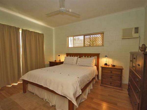 39 Village Terrace, Redlynch - Thumbnail 2