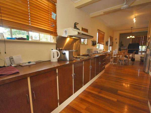 18 Daphne Street, Redlynch - Thumbnail 4