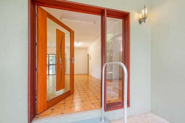 16 Madang Street, Trinity Beach - Thumbnail 2