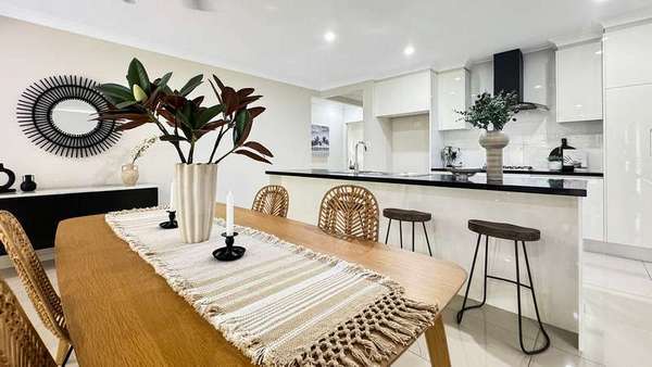 32 Singleton Close, Smithfield - Thumbnail 2