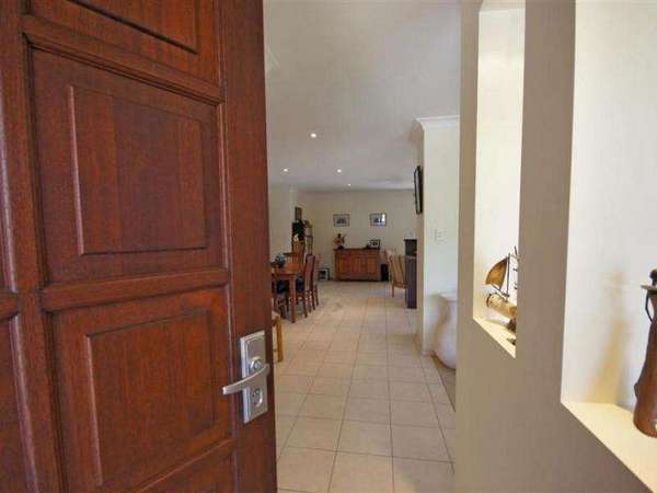 25 St Albans Close, Brinsmead - Thumbnail 4
