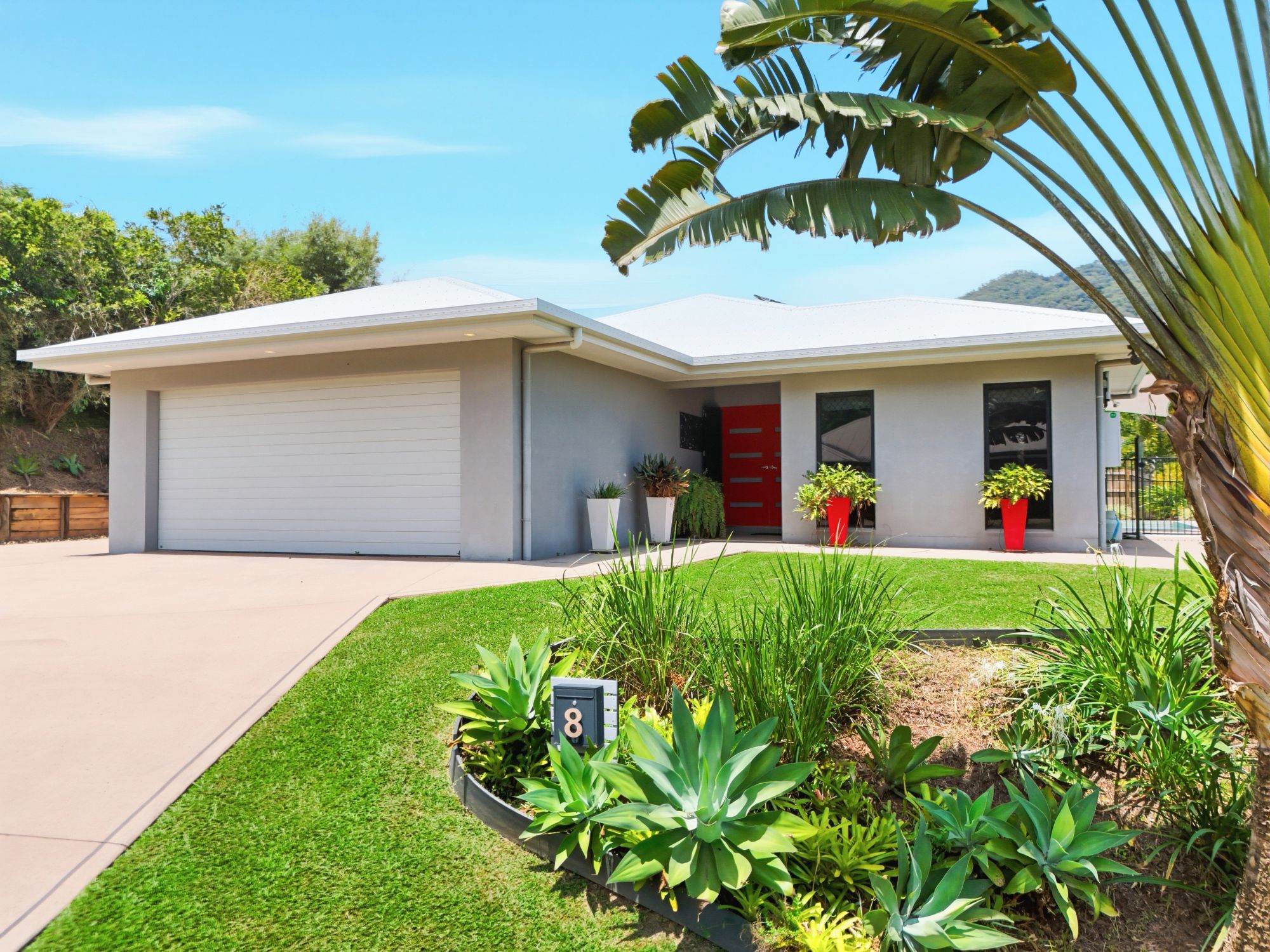 8 Lowther Close, Redlynch - Thumbnail 2