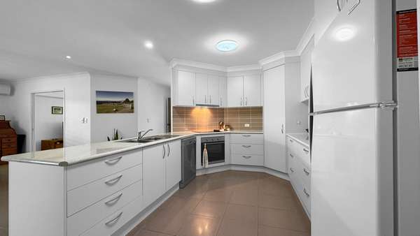 99 Gamburra Drive, Redlynch - Thumbnail 2