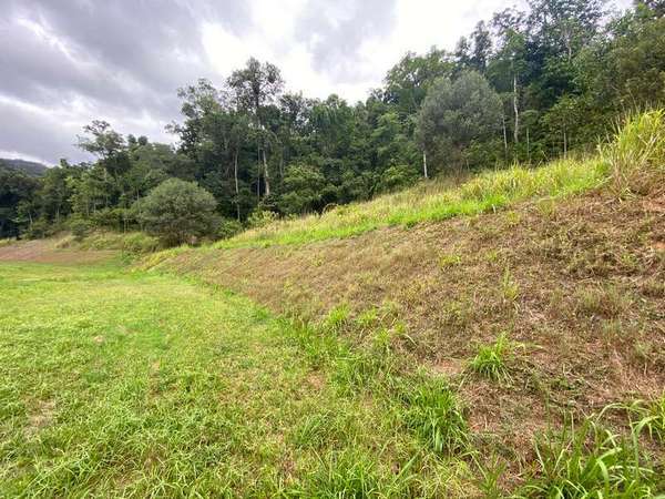89-91 Cascades Drive, Redlynch - Thumbnail 7
