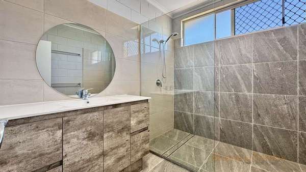 2/11 Nancy Street, Yorkeys Knob - Thumbnail 5