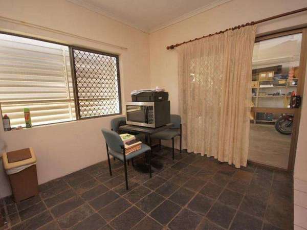 411 McCoombe Street, Mooroobool - Thumbnail 5