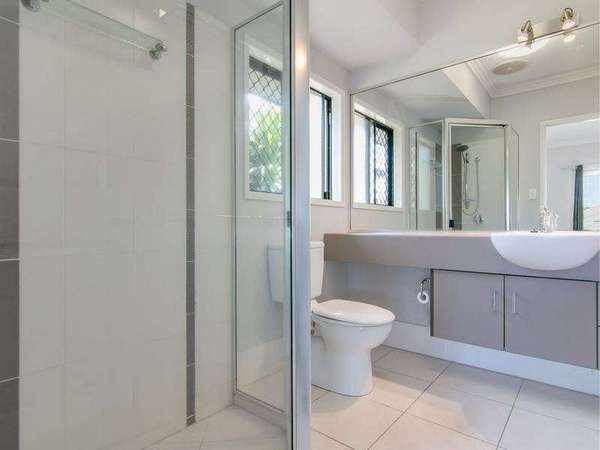 19 Derrick St, Redlynch - Thumbnail 4