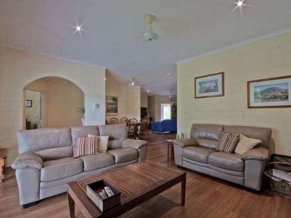 14 Satinash Close, Redlynch - Thumbnail 4