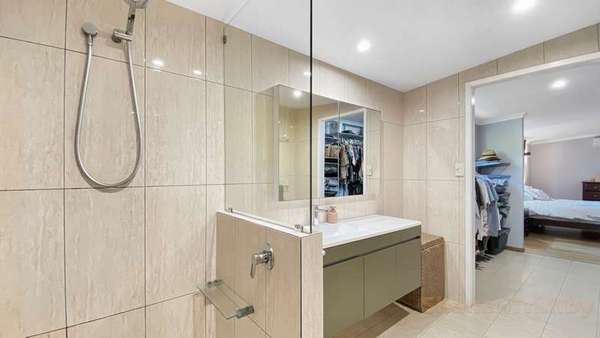 8 Ebony Street, Redlynch - Thumbnail 8