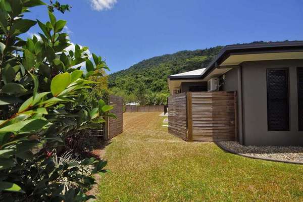 6 Alander Payet Close, Redlynch - Thumbnail 4