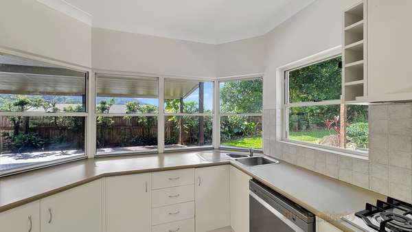 27 Fairley Street, Redlynch - Thumbnail 4