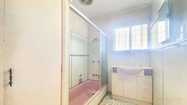 6 Jacaranda Close, Manunda - Thumbnail 8