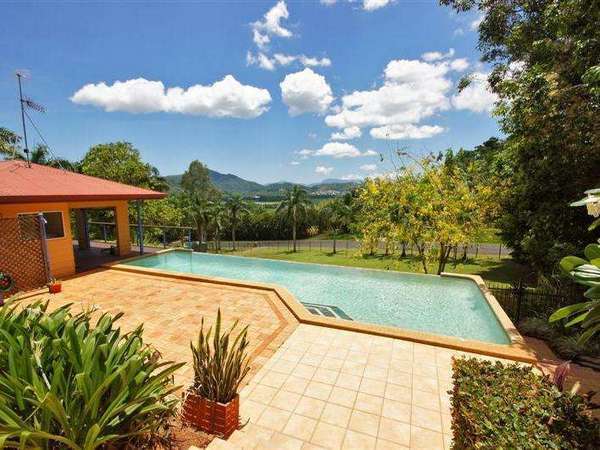 123 Harvey Road, Redlynch - Thumbnail 2