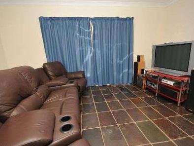 6 Satinash Close, Redlynch - Thumbnail 4