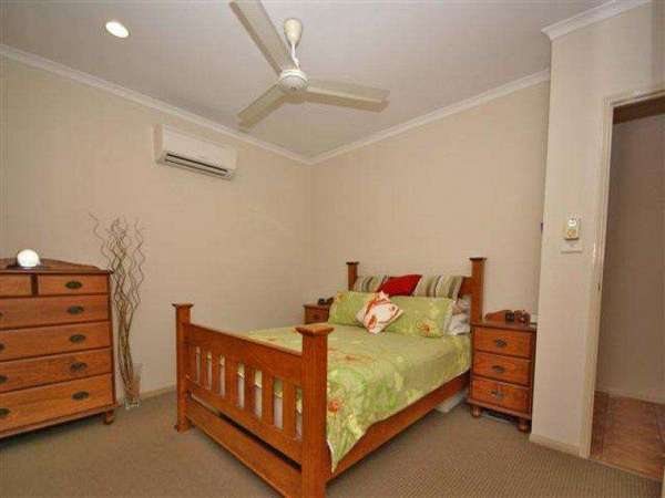 32 Satinash Close, Redlynch - Thumbnail 4