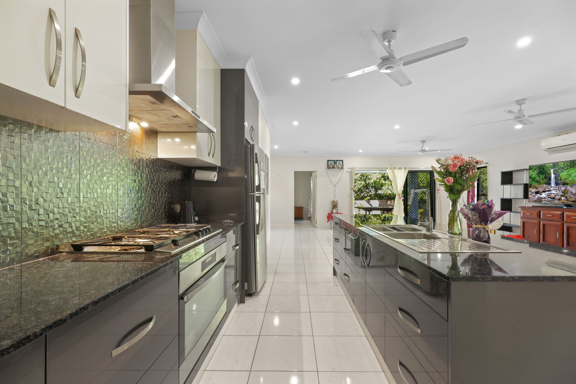 11 Marino Close, Redlynch - Thumbnail 2