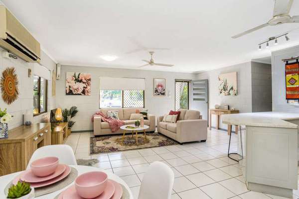 13 Lennon Street, Westcourt - Thumbnail 2