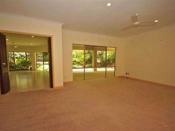 13 Jak Gee Street, Redlynch - Thumbnail 4