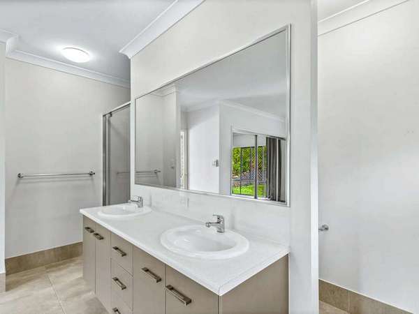 28 Perserverance Street, Redlynch - Thumbnail 6