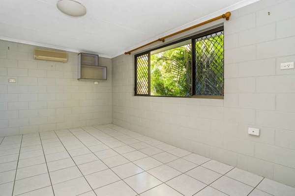 13 Lennon Street, Westcourt - Thumbnail 6