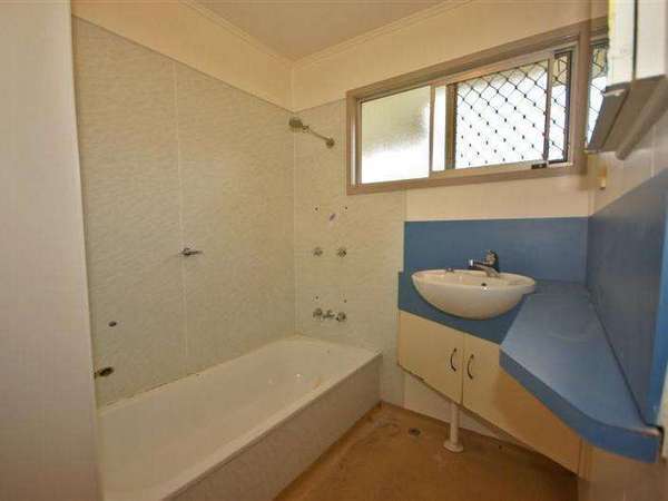 15 Enmore Street, Manoora - Thumbnail 4
